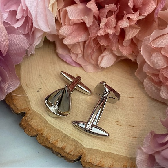 Elegant Silver Sailboat Cufflinks - Picture 12 of 15